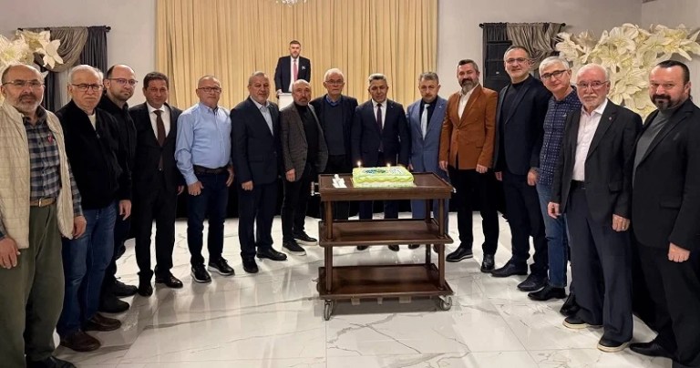 Kandıralılar Derneği 32. yılını iftarla kutladı