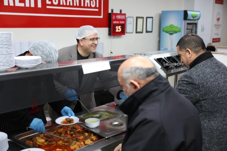 Derince Kent Lokantası’nda Ramazan dayanışması