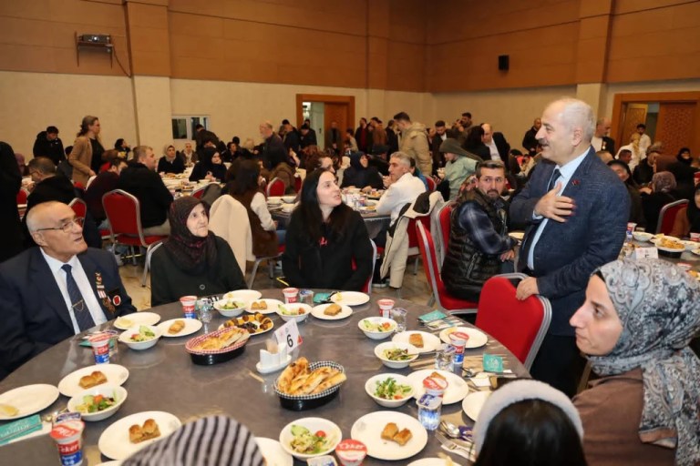 Gebze’de Şehit Yakınları ve Gaziler İftar Sofrasında Buluştu