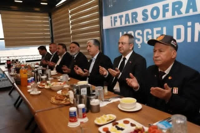 Dilovası’nda şehit yakınları ve gazilerle iftar buluşması