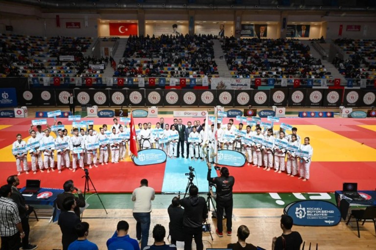 Türkiye Judo Şampiyonası İzmit’te başladı