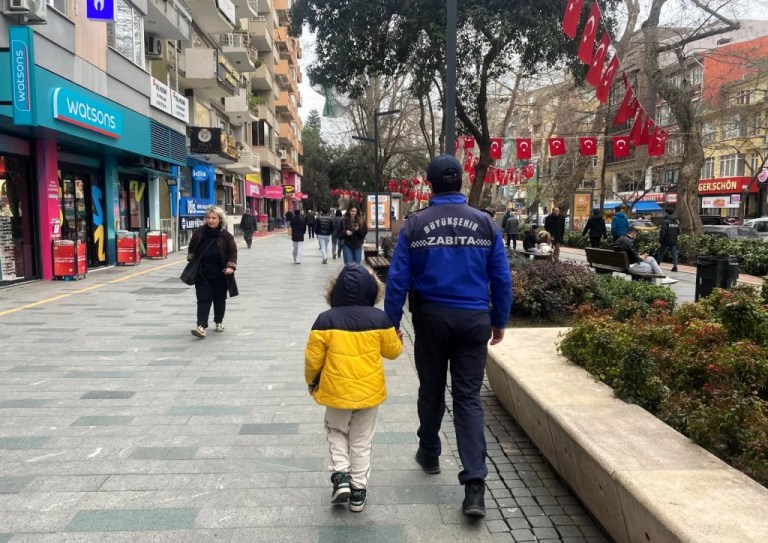 Kocaeli’de Büyükşehir Zabıtası halkın güvenini kazanıyor