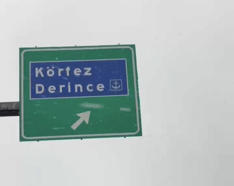 Kocaeli’de hava döndü: Soğukla birlikte sulu kar