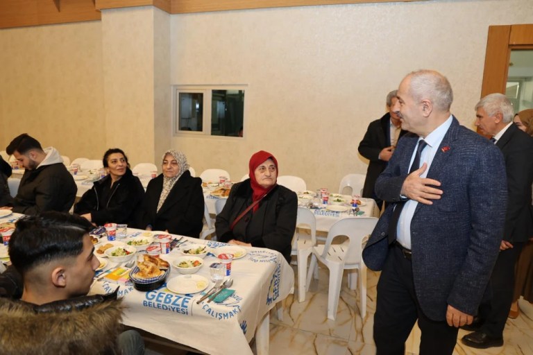 Başkan Büyükgöz şehit aileleri ve gazilerle iftarda buluştu