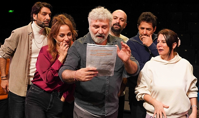 Sersem Kocanın Kurnaz Karısı Sahnelere Geri Dönüyor