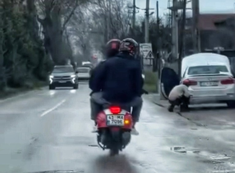 Kartepe’de silahlı motosikletliler yakalandı!