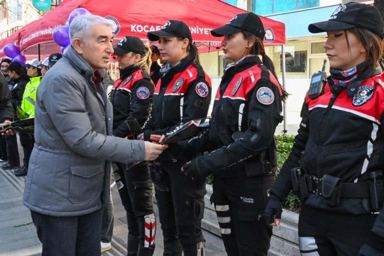 Emniyet Müdürü Karaduman’dan 8 Mart’ta anlamlı ziyaret