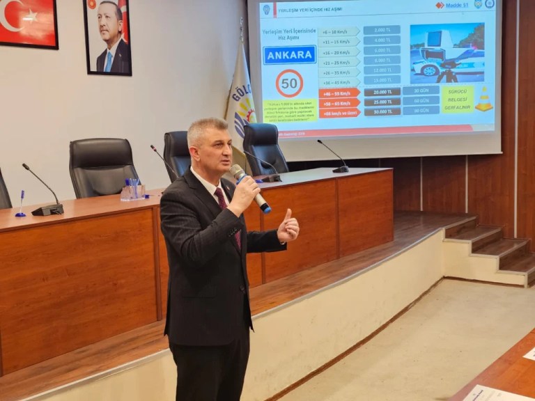 Gölcük Belediyesi’nden personele trafik eğitimi