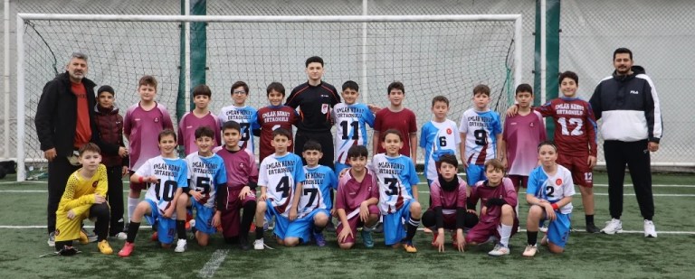 Körfez’de minik futbolcular şampiyonluk için yarıştı!
