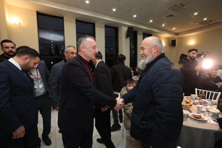 Başkan Büyükakın Yığılcalılarla iftarda buluştu