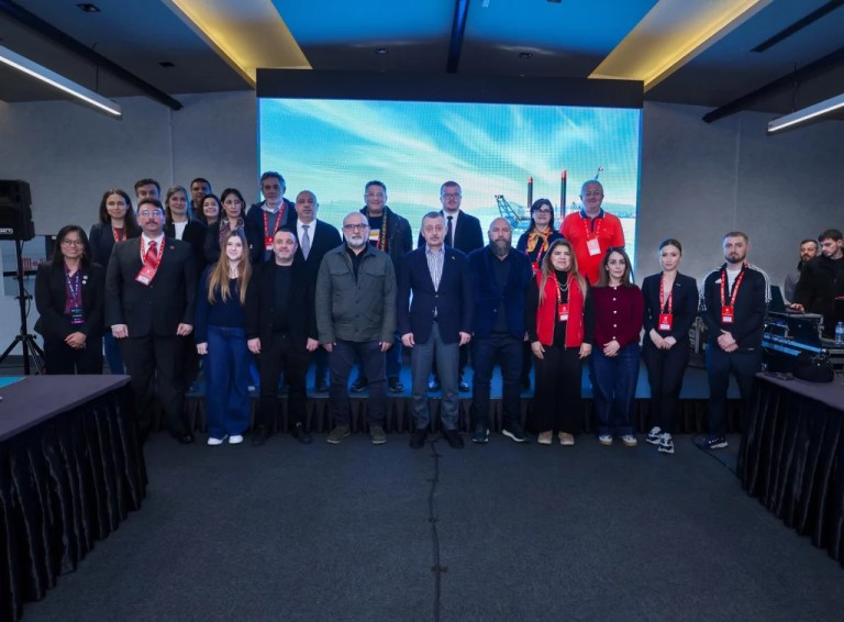 Büyükakın, uluslararası gazetecilerle İzmit Körfezi projesini konuştu