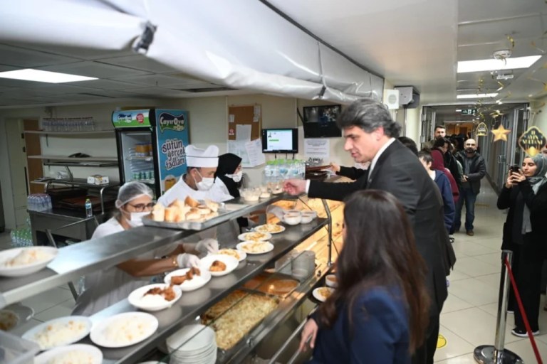 Başkan Kocaman, öğrencilerle iftar sofrasında buluştu