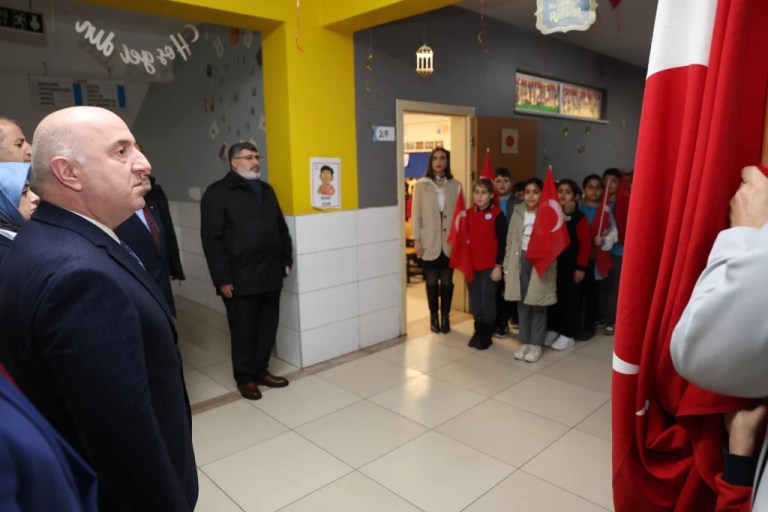 Başkan Bıyık’tan Darıca’da sürpriz okul ziyareti