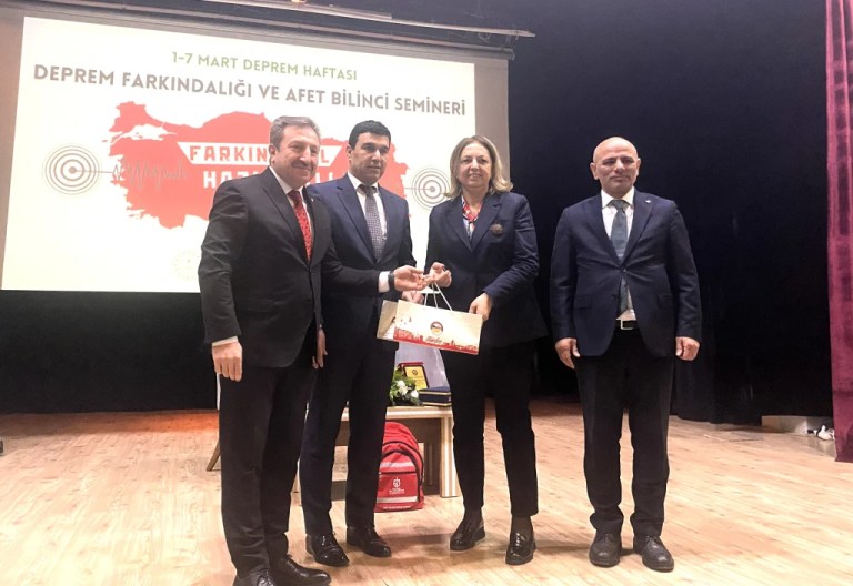 Kocaeli’de Deprem Haftası’nda gençlere afet bilinci semineri
