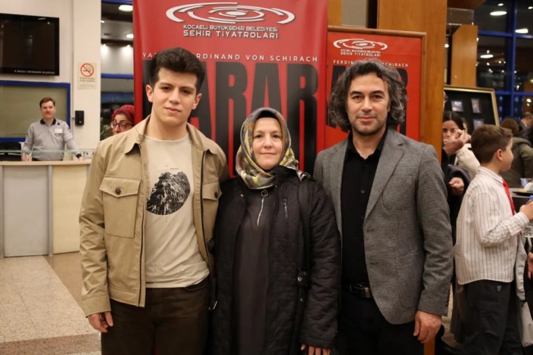 Kocaeli’de Dünya Tiyatro Günü’ne “Karar” damgası