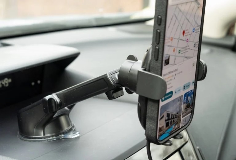 Telefon tutucu kullananlara ceza iddiası gerçek dışı!