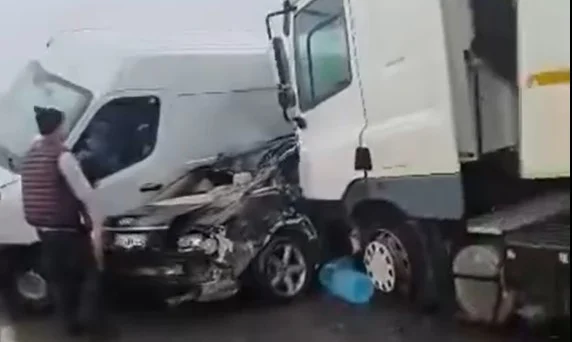 Anadolu Otoyolu’nda zincirleme kaza: İstanbul yönü durdu!