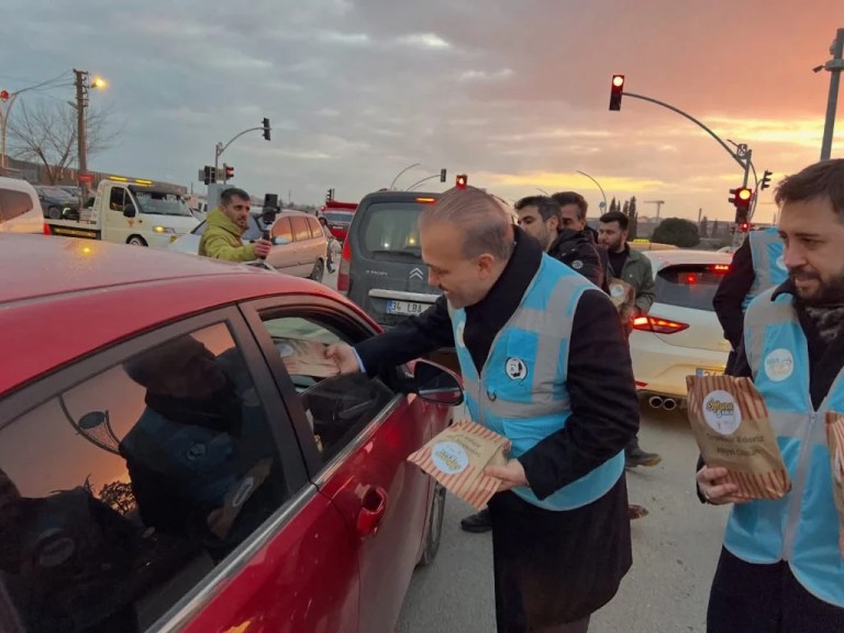 AK Gençlik Gebze’den ‘İftara 5 Kala’ Seferberliği