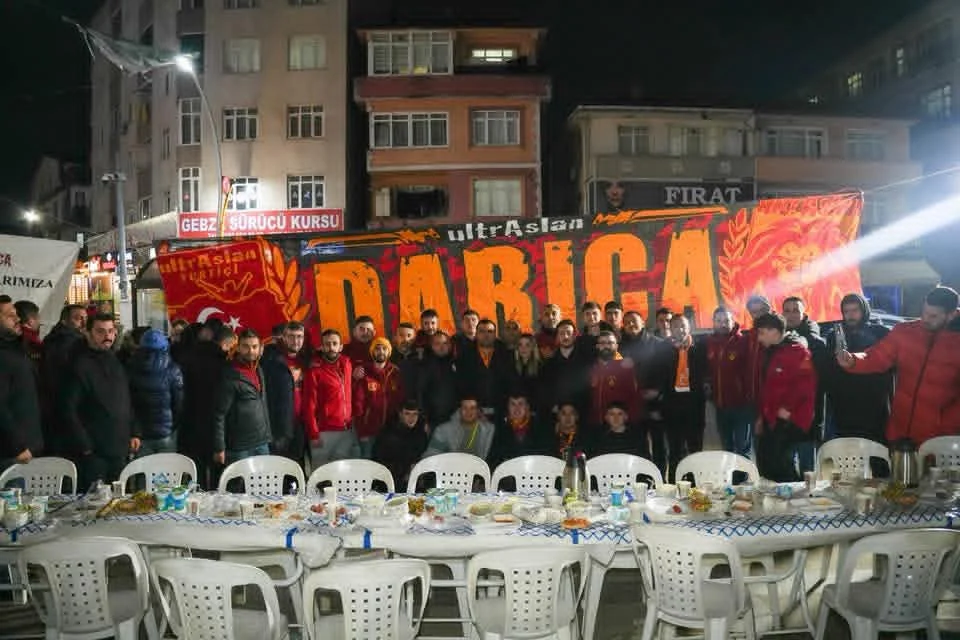 UltrAslan Darıca’da iftar sofrasında buluştu