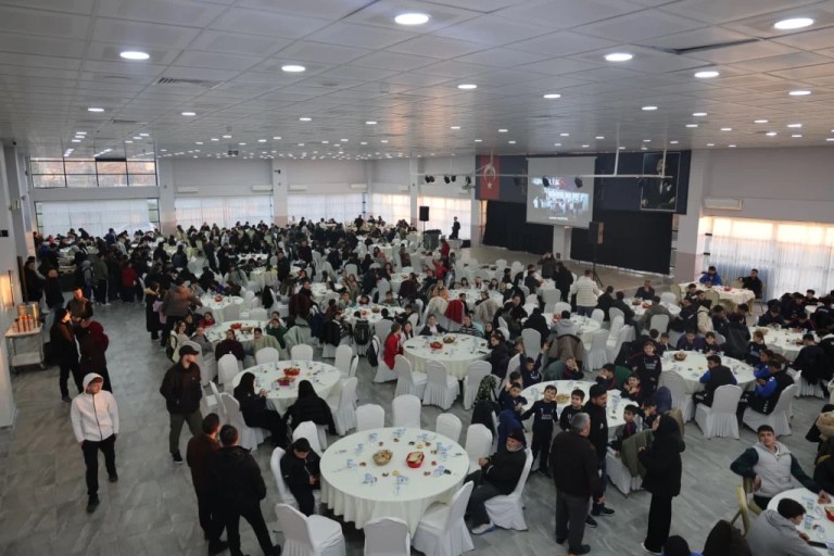 Kandıra’da Gençler Gönül Sofrasında Buluştu
