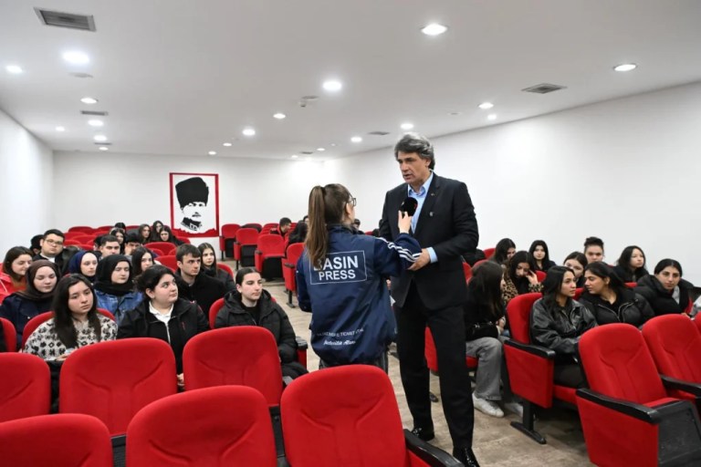 Kartepeli gençler Başkan Kocaman’la buluştu