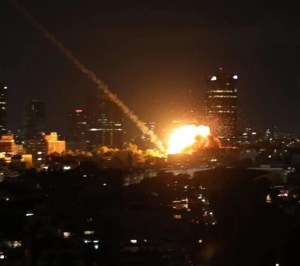 Tel Aviv’de Füze Saldırısı: Çok Sayıda Ölü ve Yaralı!