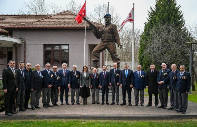 Vali Aktaş’tan şehit yakınları ve gazilere ziyaret