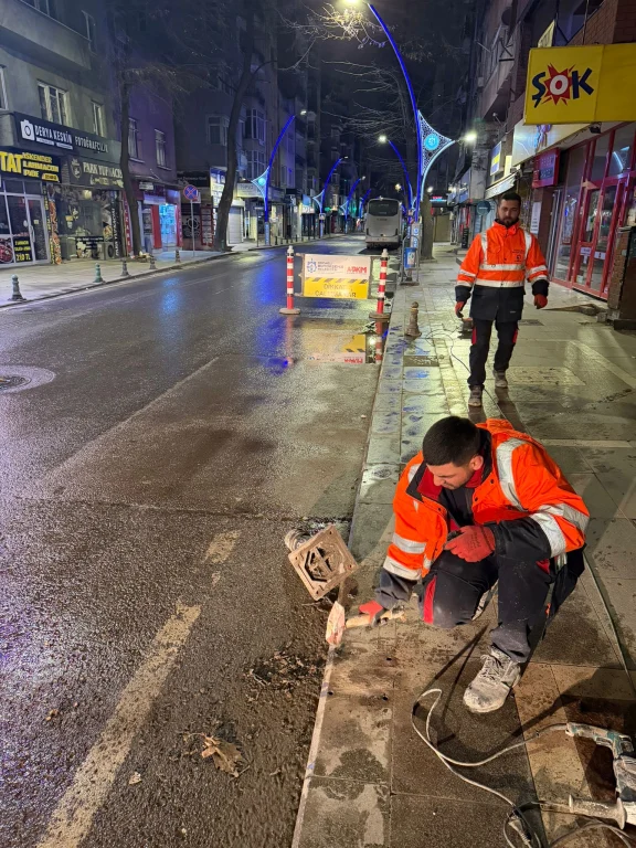 Kocaeli Büyükşehir’den Gece Gündüz Hizmet
