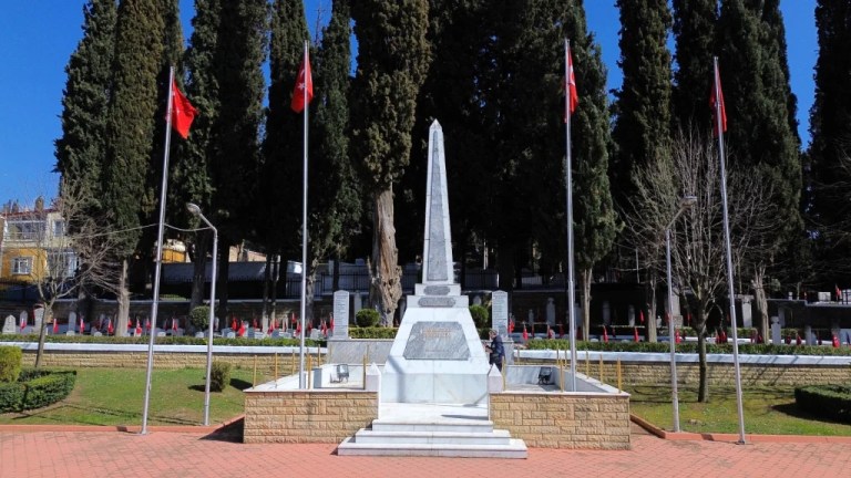 Kocaeli şehitlikleri 18 Mart’a hazırlanıyor