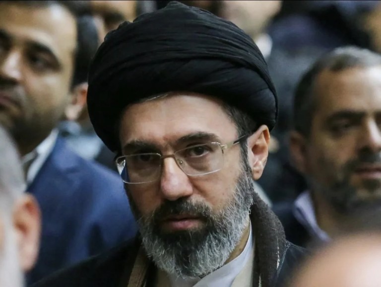 Hamaney’den ABD’ye tehdit: Üsler kapatılmalı, Hürmüz Boğazı abluka altında