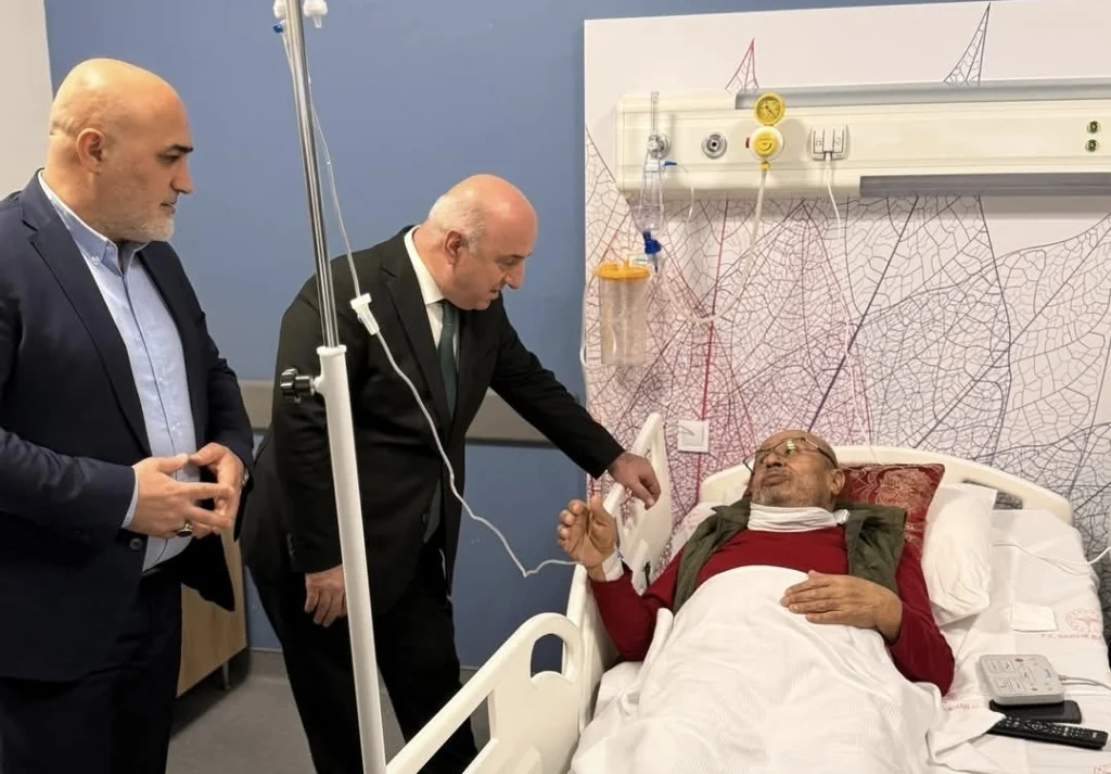 Başkan Bıyık’tan Ramazanoğlu’na Hastane Ziyareti