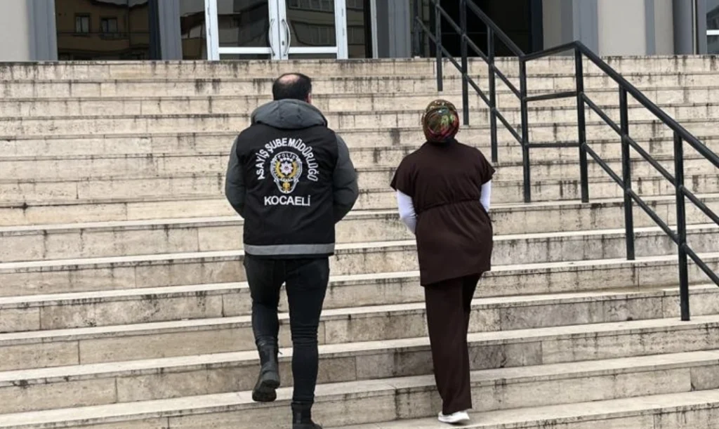 Kocaeli’de banka kartı dolandırıcısına operasyon!