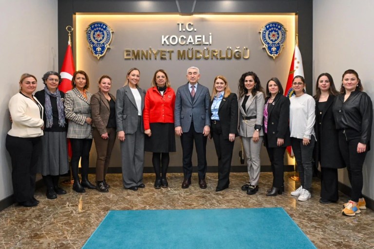 Kent Konseyi’nden polise ve sağlıkçılara Ramazan ziyareti