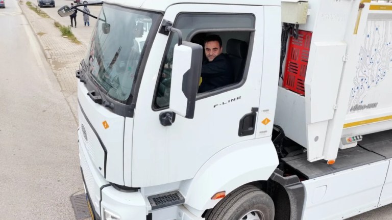 Başiskele’de elektrikli çöp kamyonu dönemi