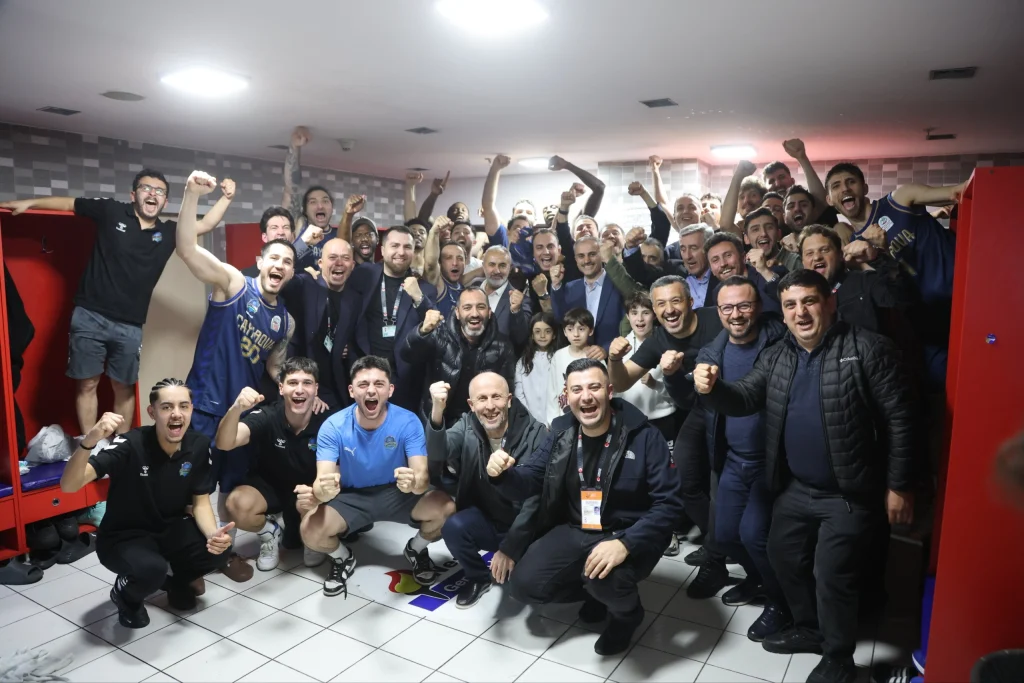 Çayırova Belediyesi Basketbol Takımı şampiyon!