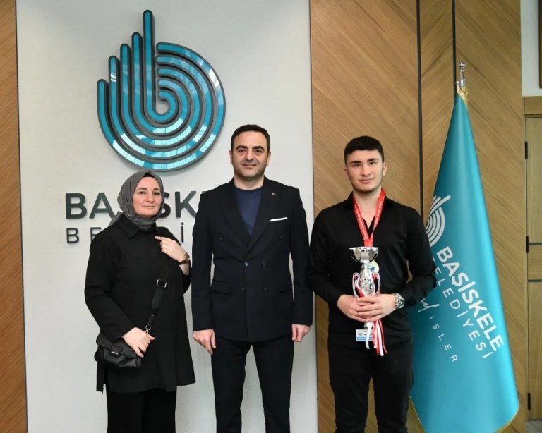 Başkan Özlü’den bilardo şampiyonuna tebrik