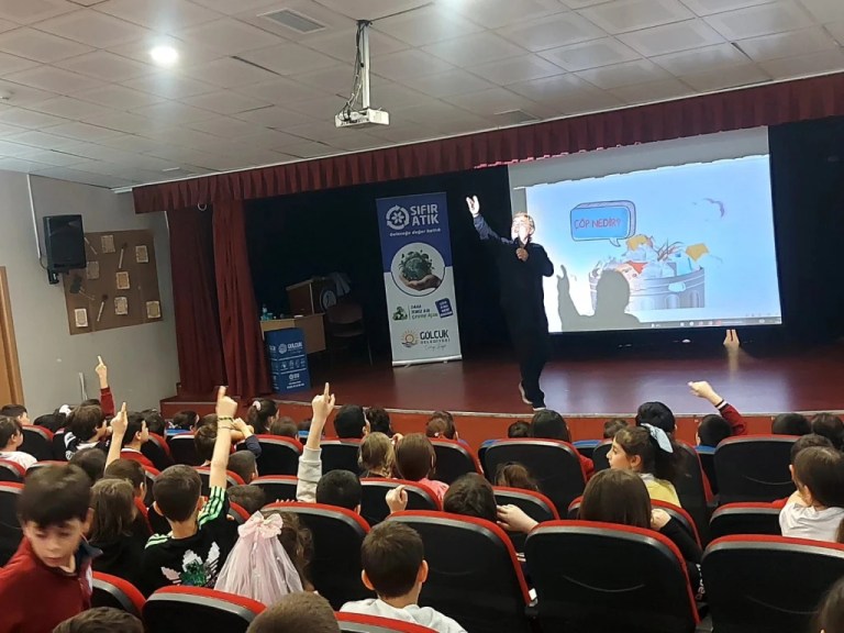 Gölcük’te miniklere sıfır atık eğitimi