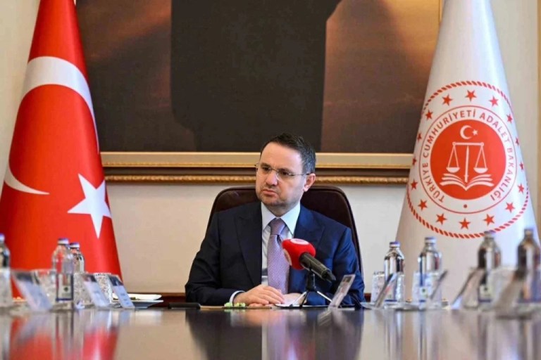 Adalet Bakanı’ndan yayınlardaki şiddet kullanımına karşı uyarı