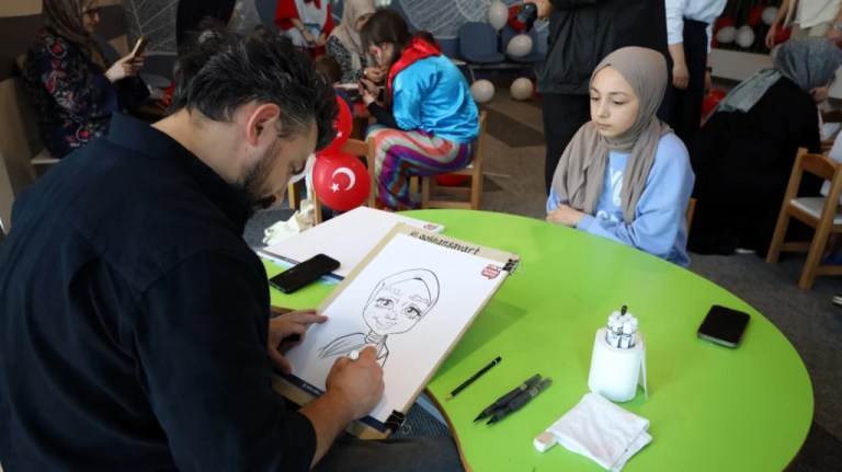 23 Nisan neşesi hastanedeki çocuklara ulaştı