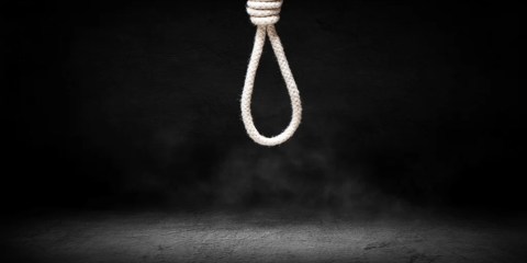 Polis memuru evinde hayatını kaybetti!