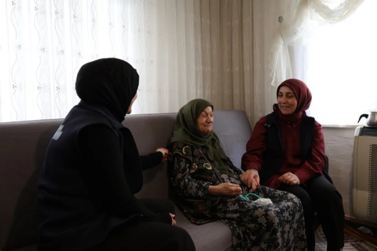 Neriman Teyze’ye 92. Yaş Sürprizi