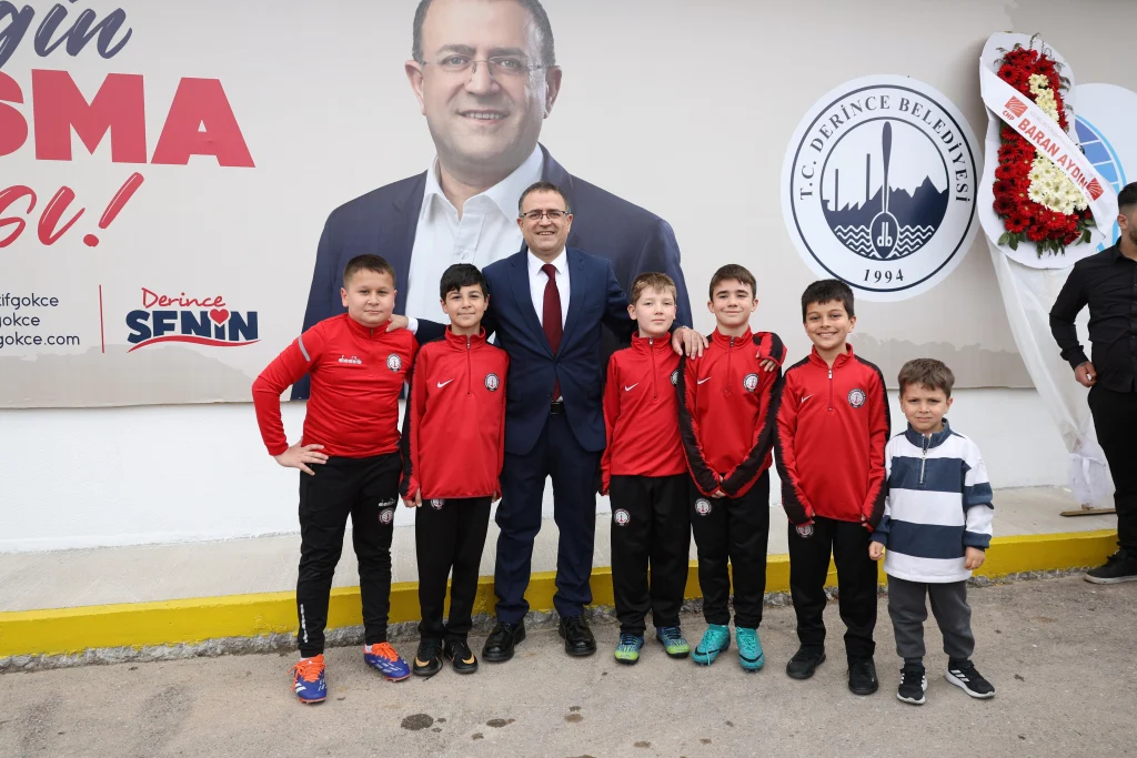 Derince’de Davet Evi ve Senin Kafen Genç açıldı