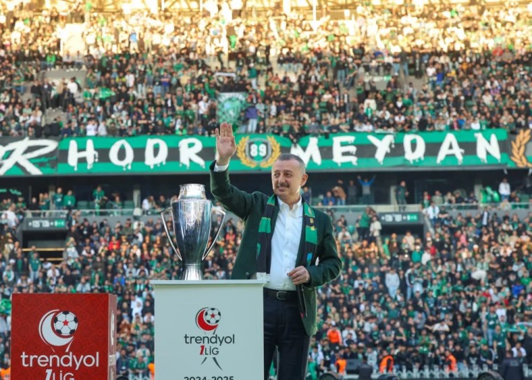 Büyükakın’dan Kocaelispor’a 60. Yıl Kutlaması