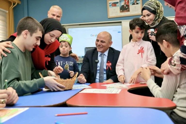 Başkan Söğüt’ten Hereke Özel Eğitim Okulu’na ziyaret