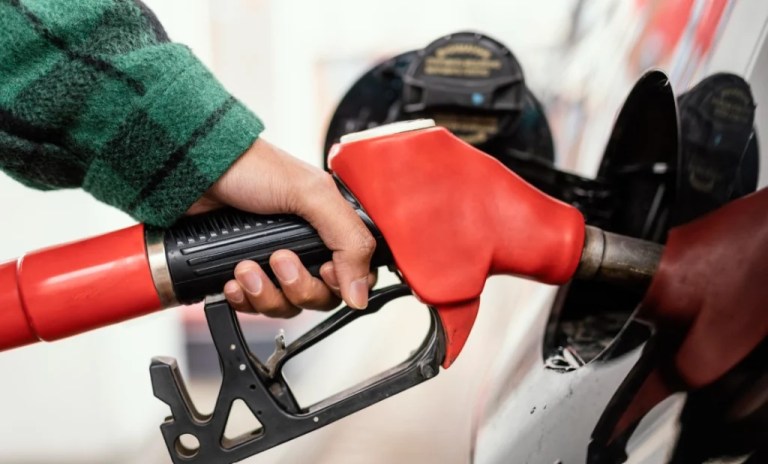 Motorine Dev İndirim: Litre Fiyatı 4 Lira Düştü!