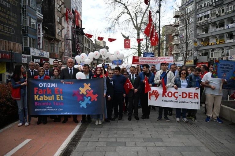 Kocaeli’de Otizm Farkındalık Yürüyüşü yapıldı