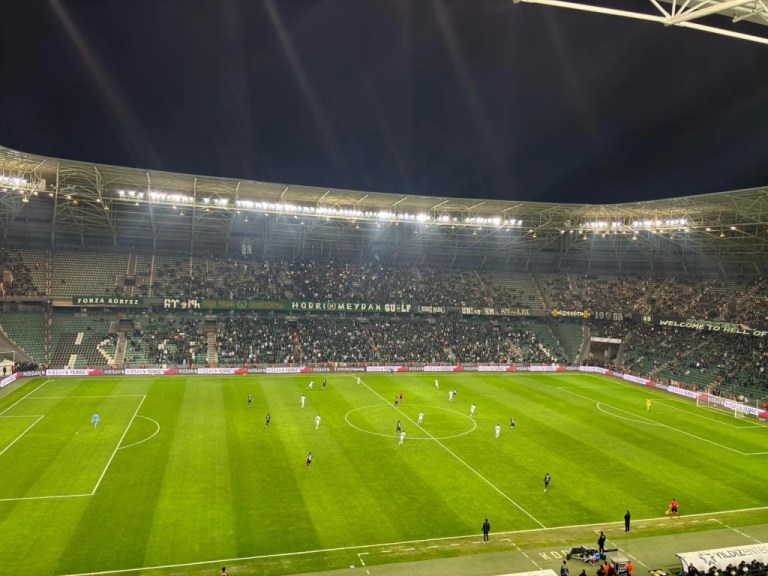 Kocaeli Stadı’nda tribünler boş kaldı