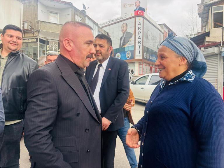 Yusuf Turhan Dilovası Meydanı’nda Vatandaşlarla Bir Araya Geldi