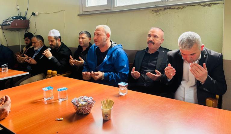 MHP Dilovası’nda Ahde Vefa: Belde Başkanı Sait Ayaz Dualarla Anıldı