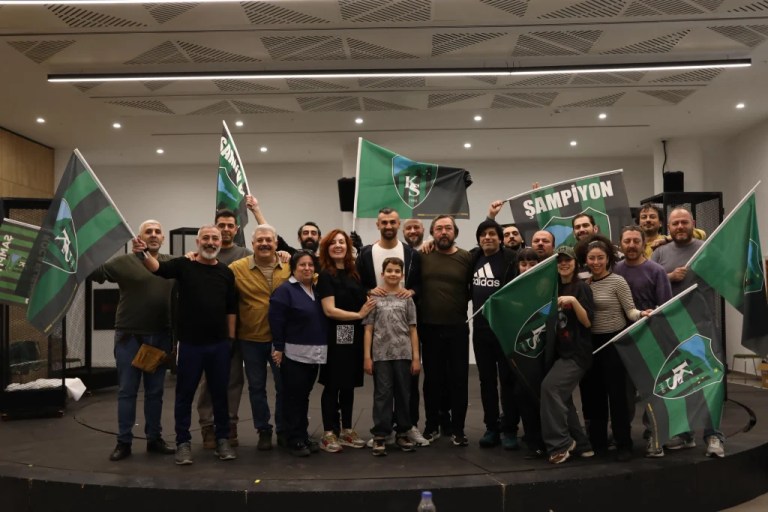 Serdar Dursun’dan ‘Efsane Forma’ oyununa tam not